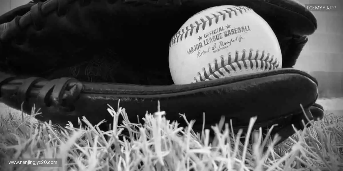 🎁 球迷专属，品质之选！周边好物，让热爱触手可及！